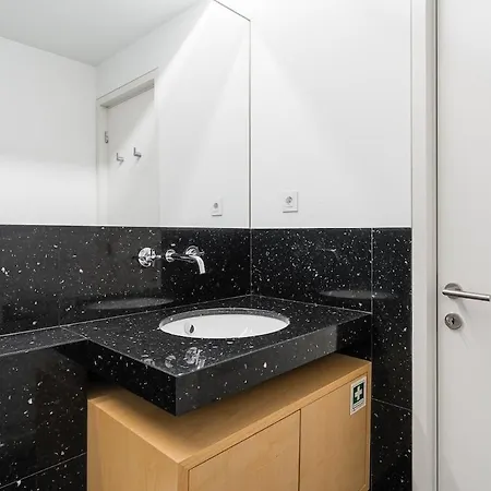 Apartment Almada Garden & Parking In Historic Center *