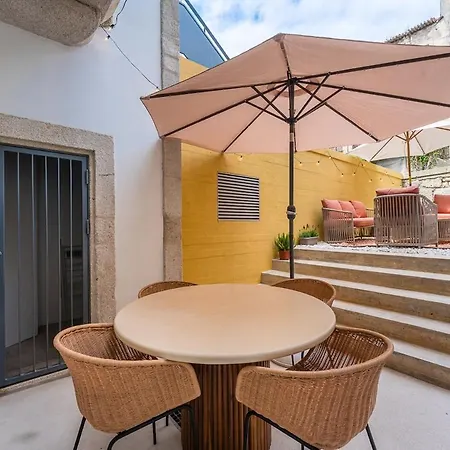 Almada Garden & Parking In Historic Center Porto