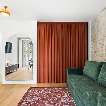 Apartment Almada Garden & Parking In Historic Center *